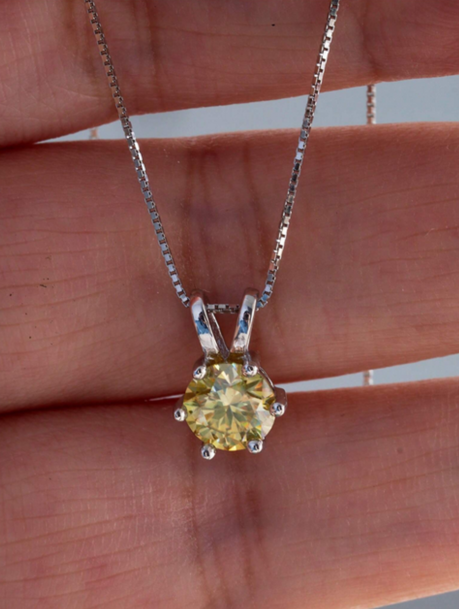 Lovely S925 Sterling Silver 6-Claw Moissanite Pendant Necklace