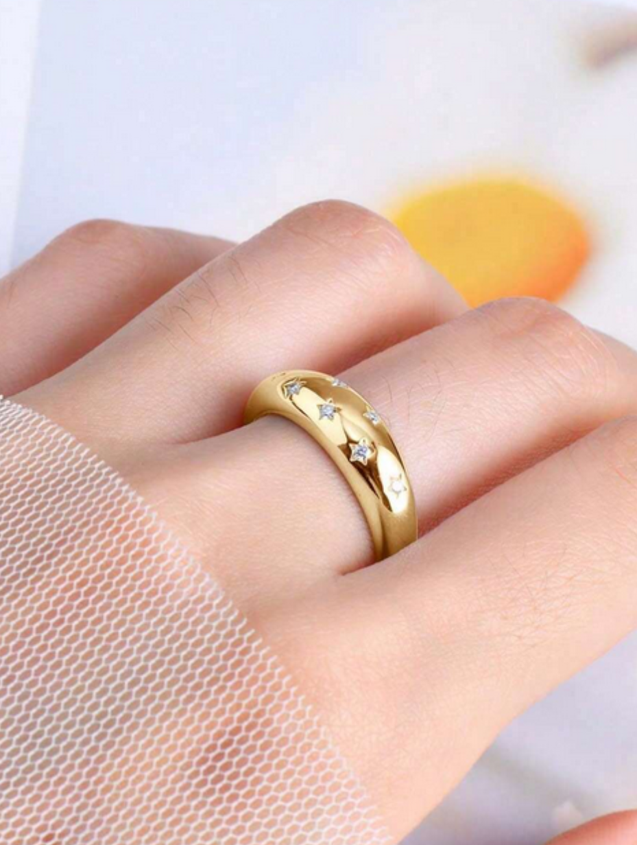 1.5mm Round Moissanite Ring | Timeless Charm