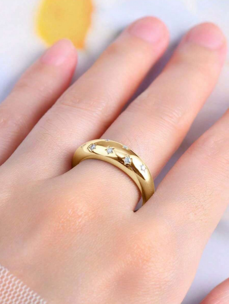 1.5mm Round Moissanite Ring | Timeless Charm