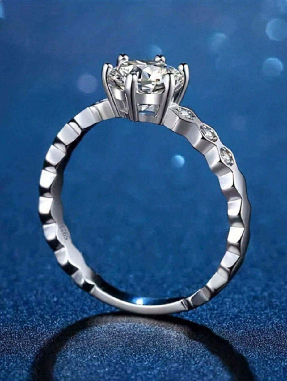 Ring med Moissanit Honeycomb i 925 Sterlingsølv | Elegant Design