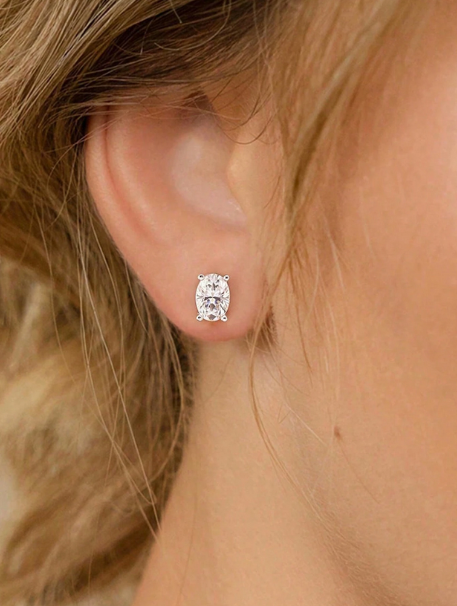 Moissanit Ørestikker | Klassisk Elegance