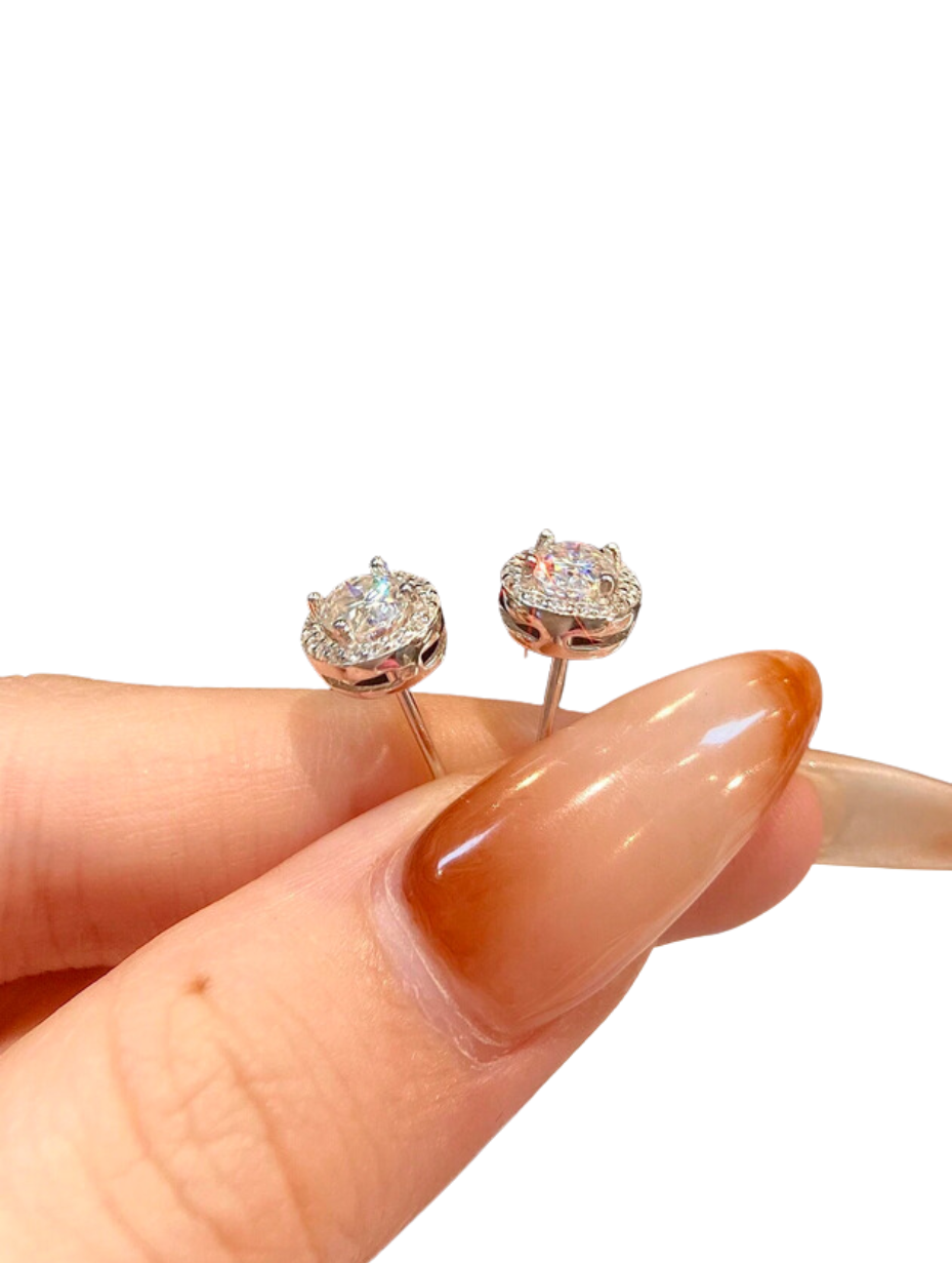 Moissanite Stud Earrings | Oval Design