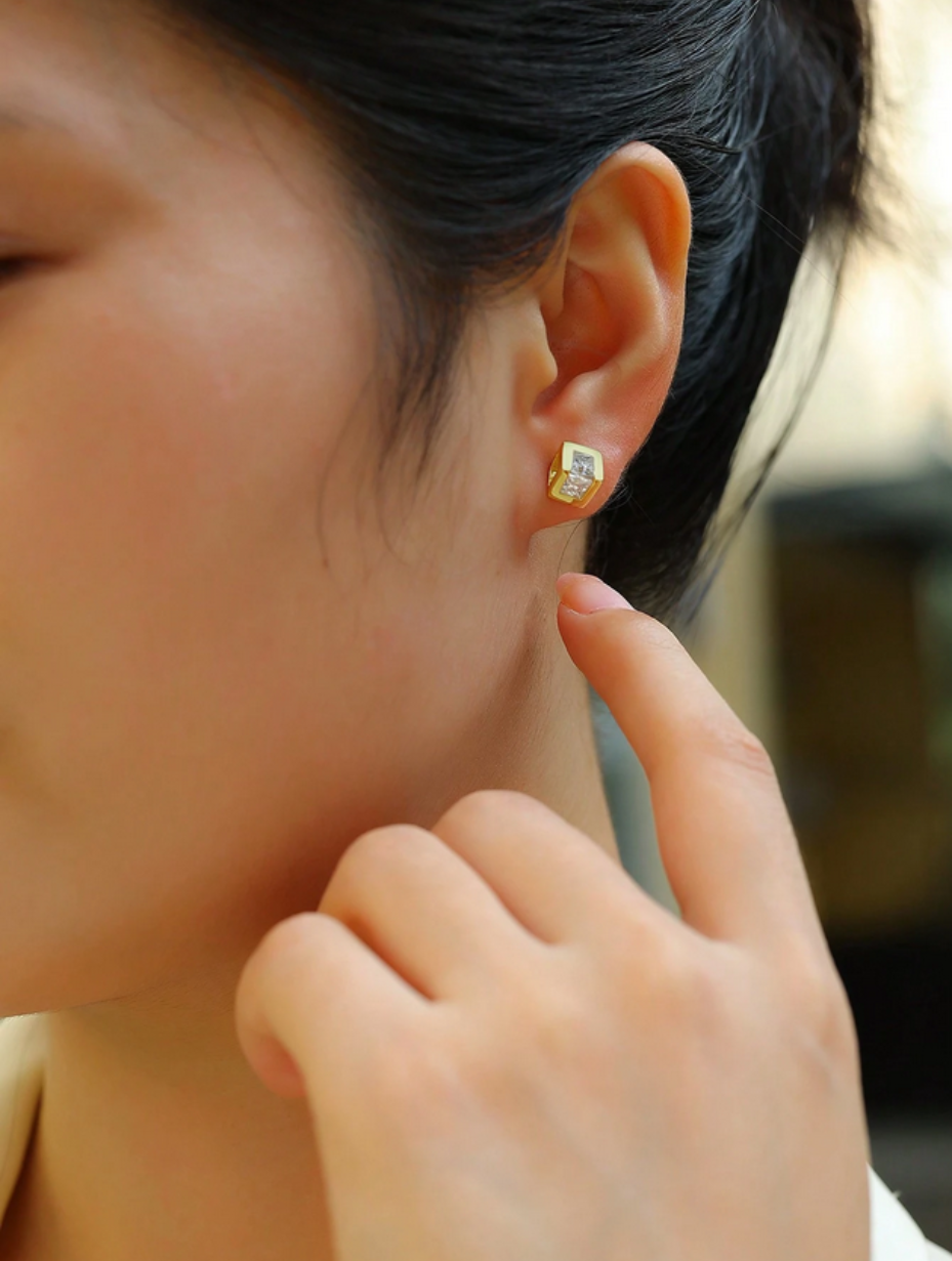 18K Gold-Plated Moissanite Square Stud Earrings | Elegant & Dazzling