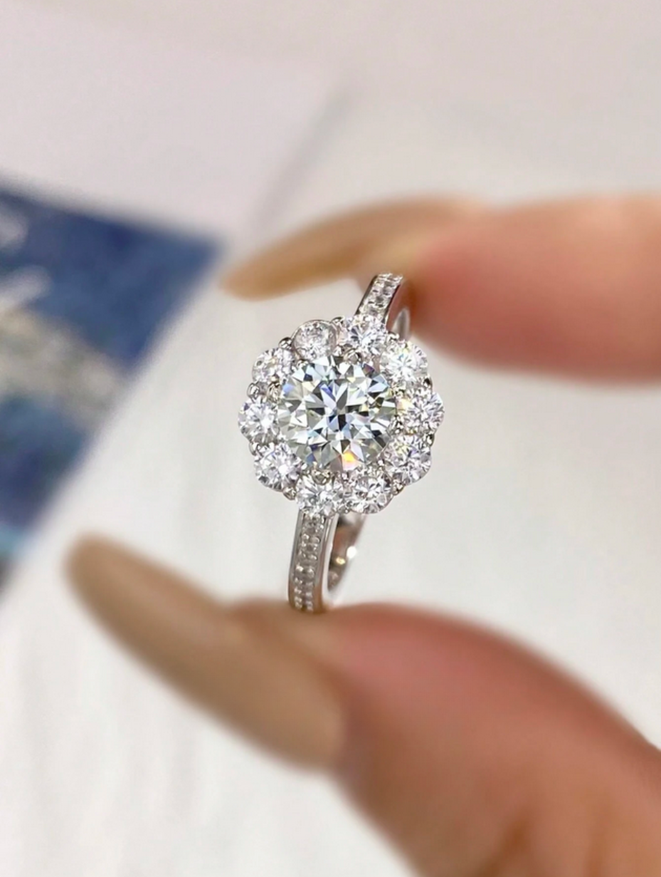 Moissanit Solsikke Ring | Sterling Sølv Elegance