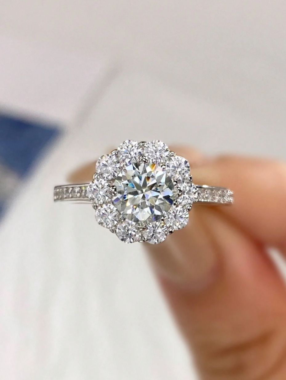 Moissanit Solsikke Ring | Sterling Sølv Elegance