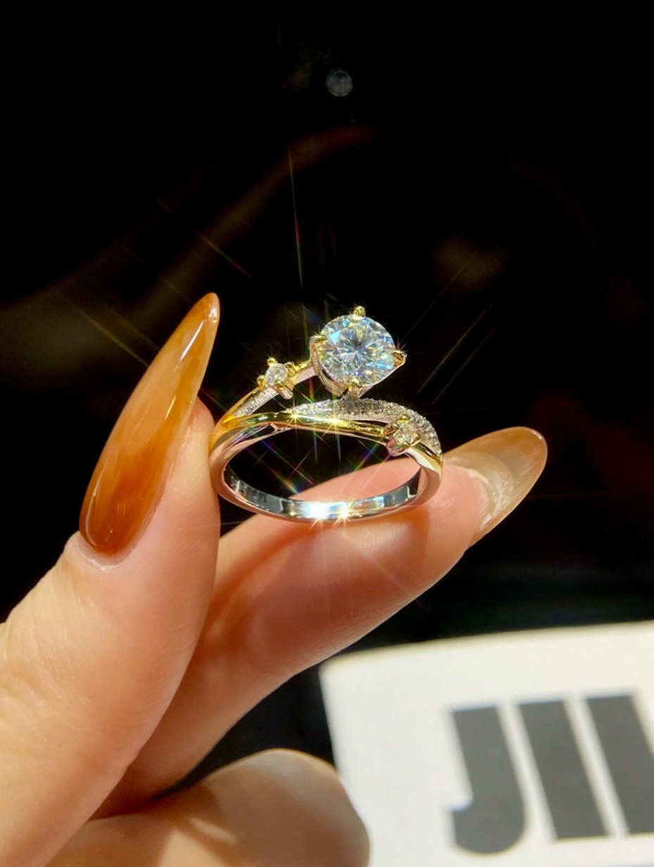 4 Claw Round Ring | Moissanite Accent