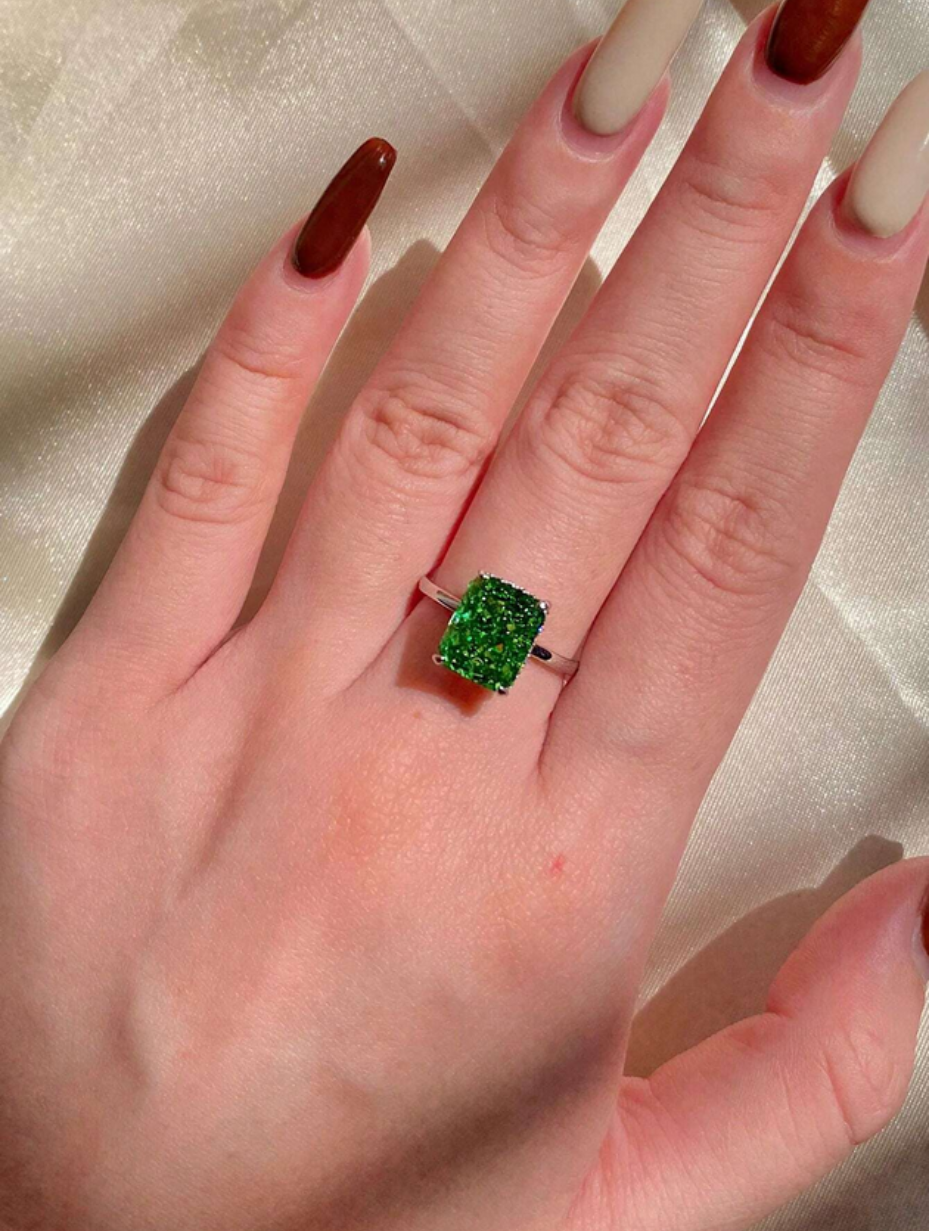 Ice Flower Cut Square Ring | Vintage Elegance