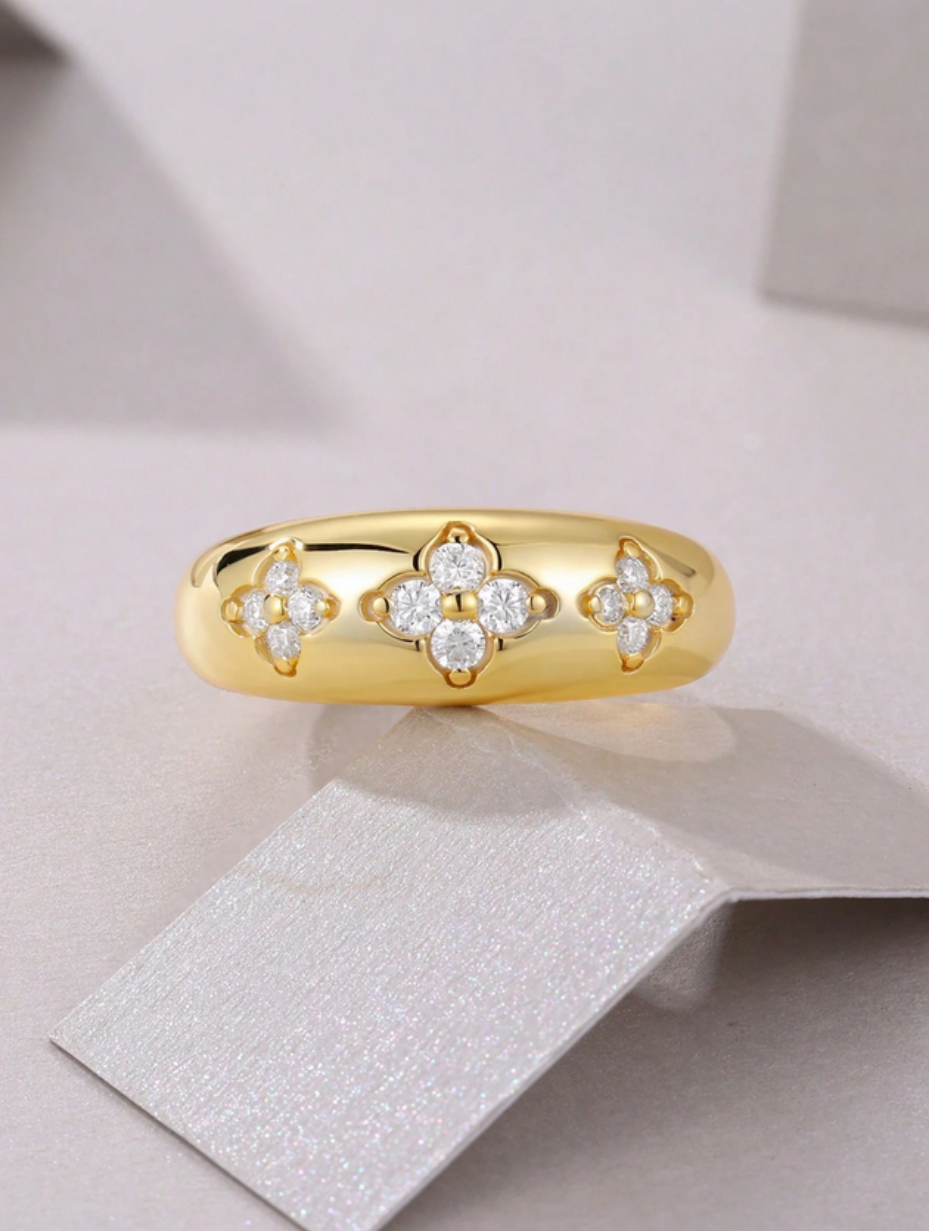 18K Gold Floral Moissanite Ring | Dazzling Elegance