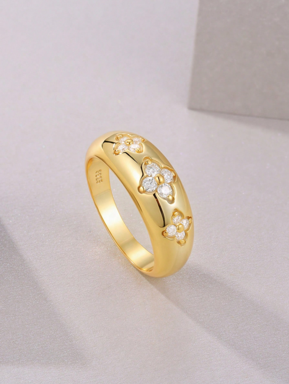 18K Gold Floral Moissanite Ring | Dazzling Elegance