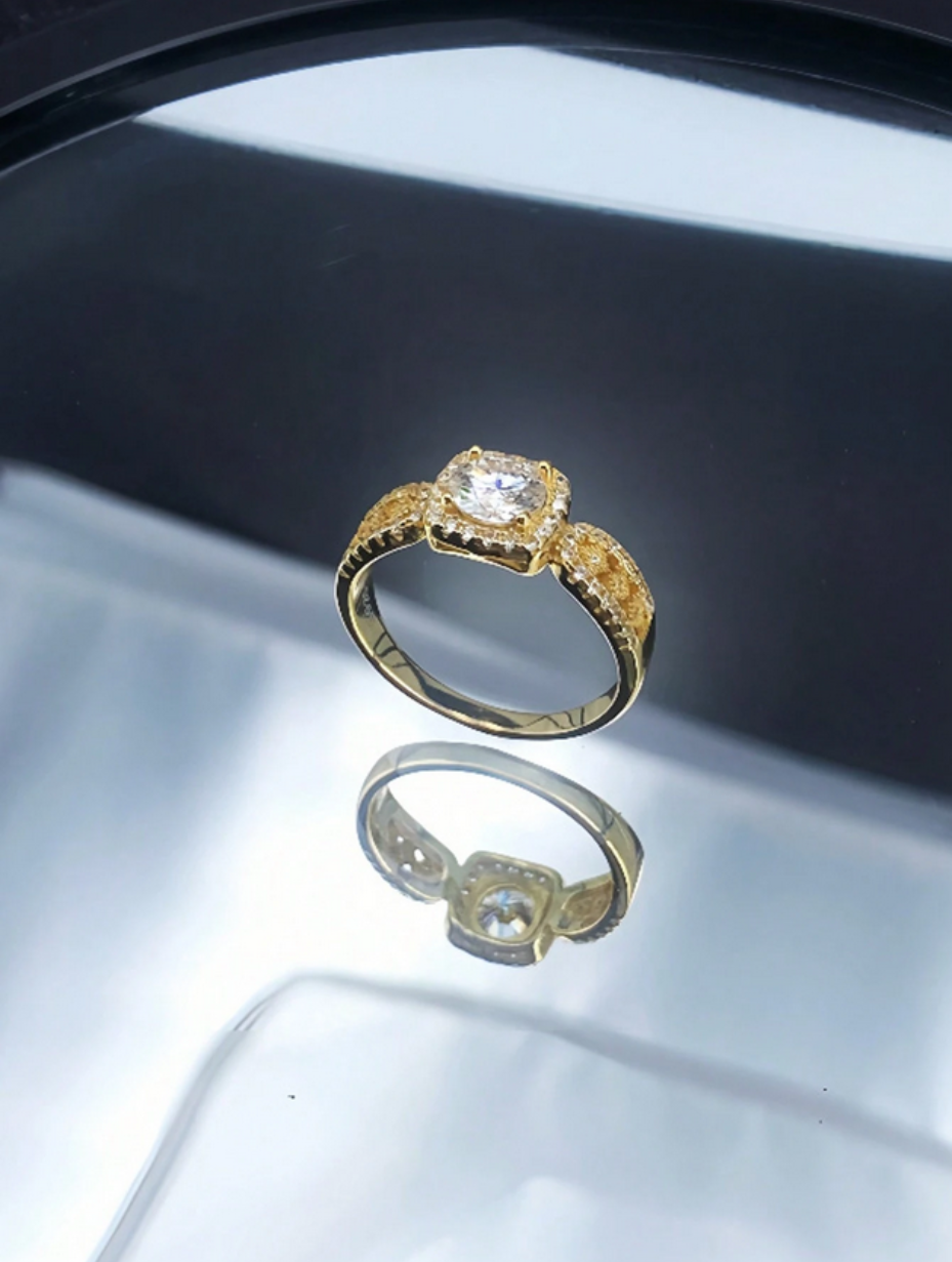 Moissanitring | Firkantet Blonde Design
