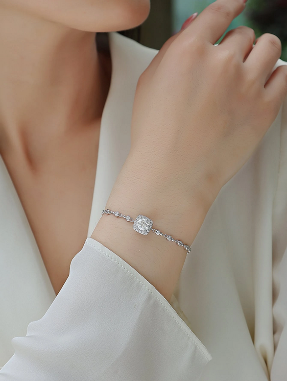 Gold-Plated Moissanite Star Bracelet | Unique Charm
