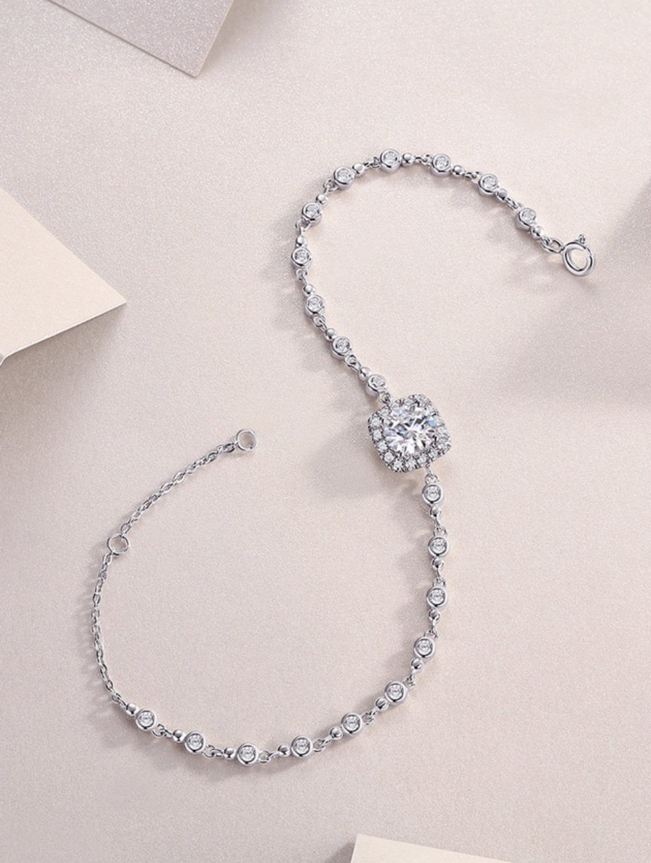 Gold-Plated Moissanite Star Bracelet | Unique Charm