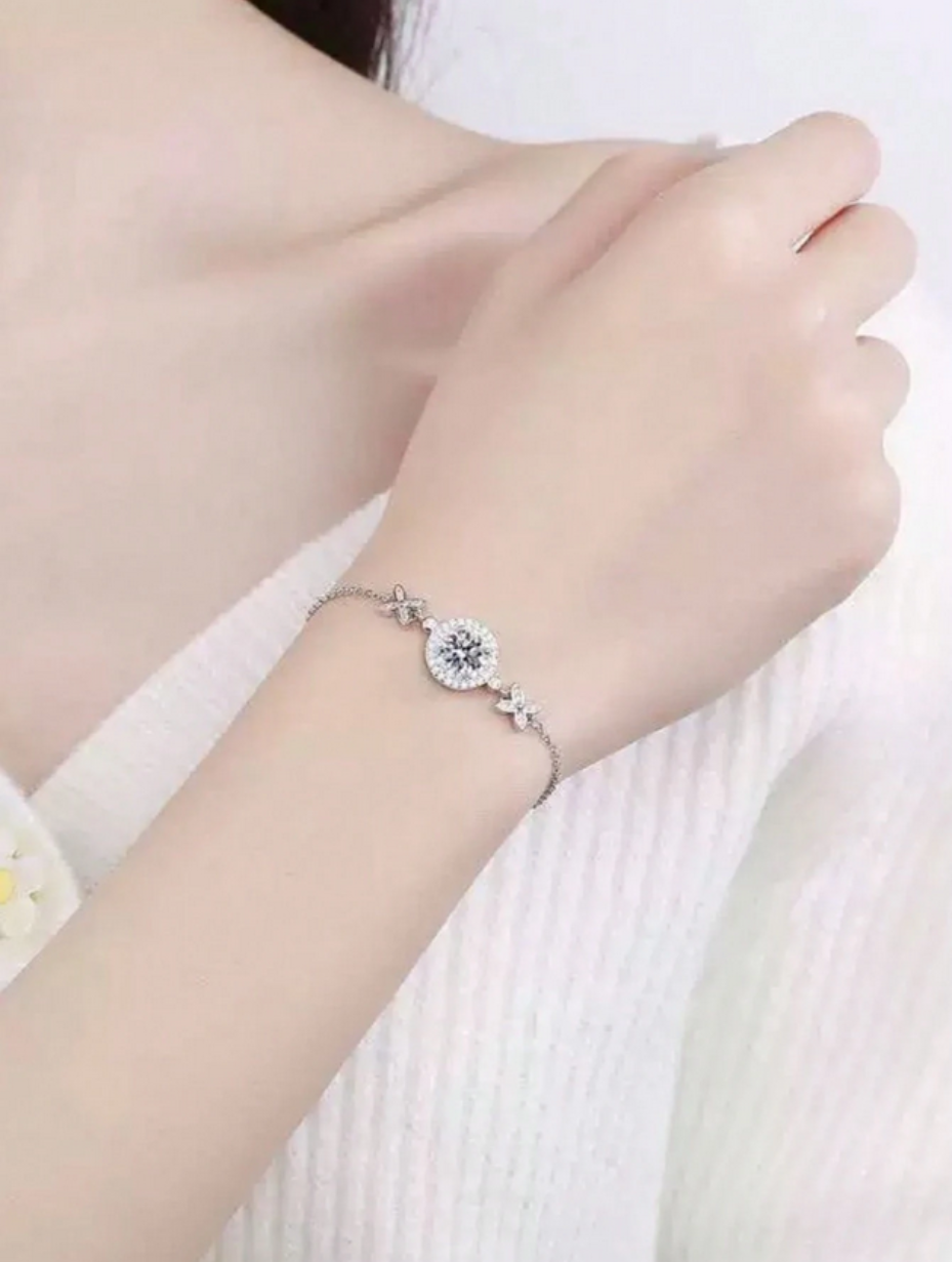 Luxurious Round Moissanite Bracelet | Classic Beauty