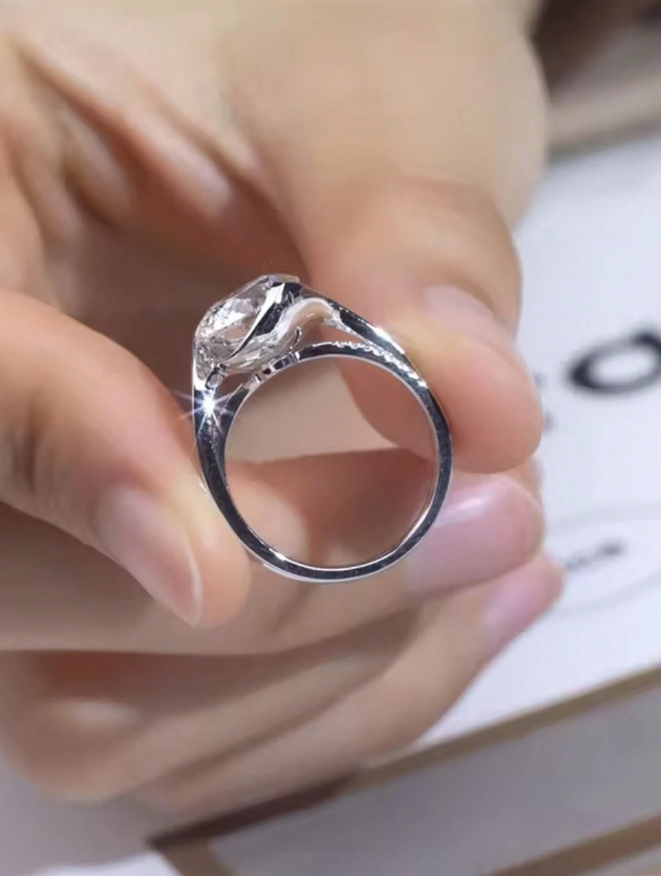 Solitairering i Sterlingsølv |Moissanit Elegance