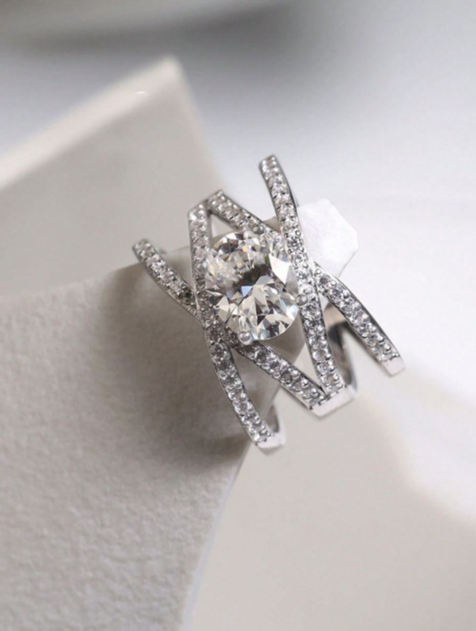Elegant Sterling Ring | Æggeformet Udstråling