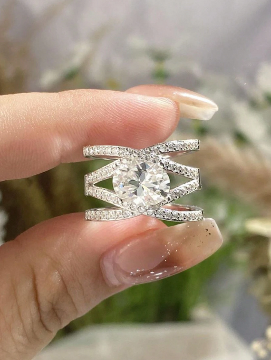 Elegant Sterling Ring | Æggeformet Udstråling