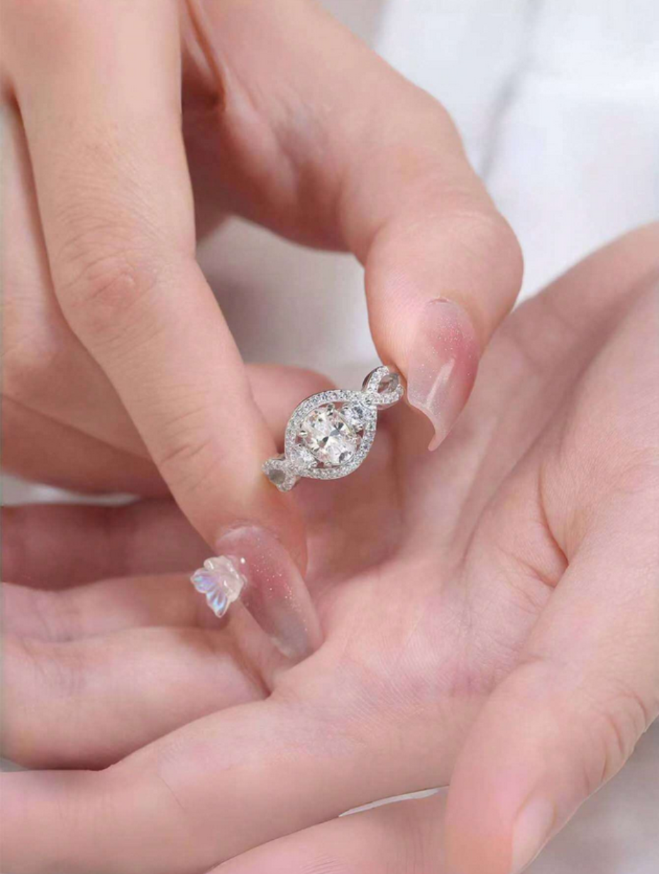 Oval Moissanit Ring | Blomstertwist Design