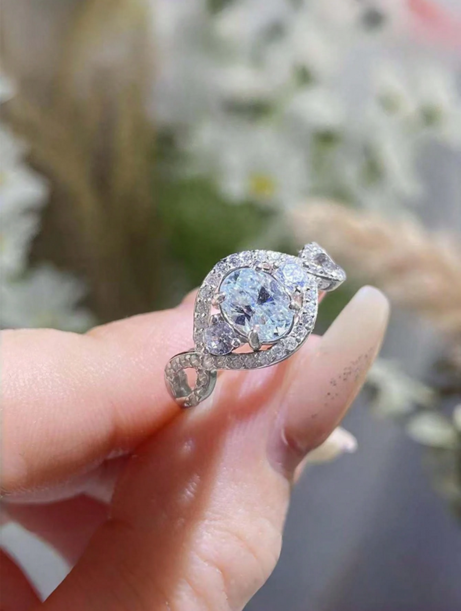 Oval Moissanit Ring | Blomstertwist Design