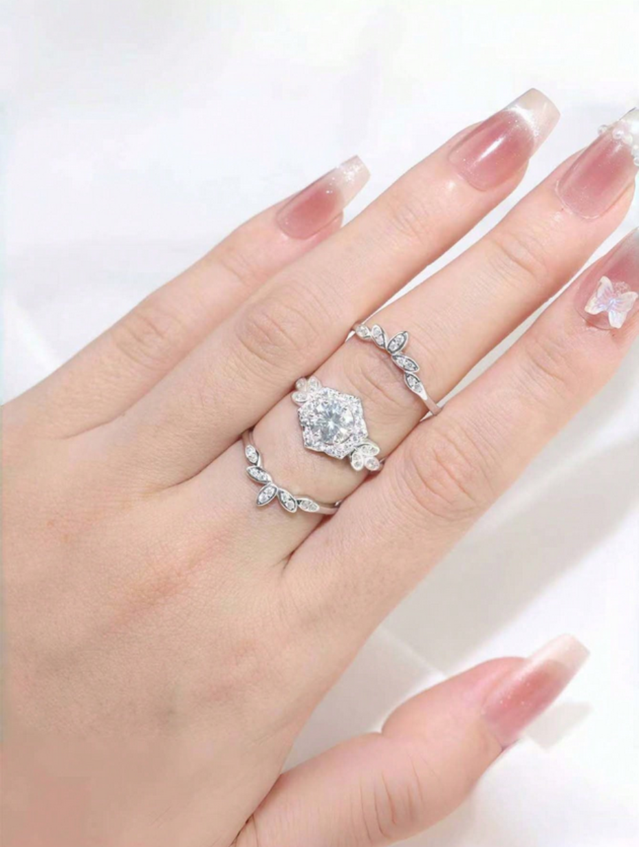 Floral Edge Moissanite Stackable Ring | Elegant & Unique