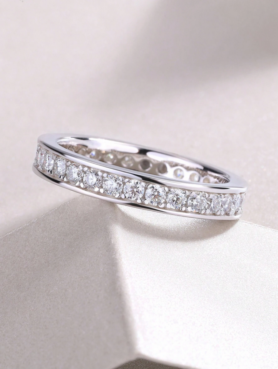 360° Moissanite Ring i Sterlingsølv | Unisex Design med Elegant Glans