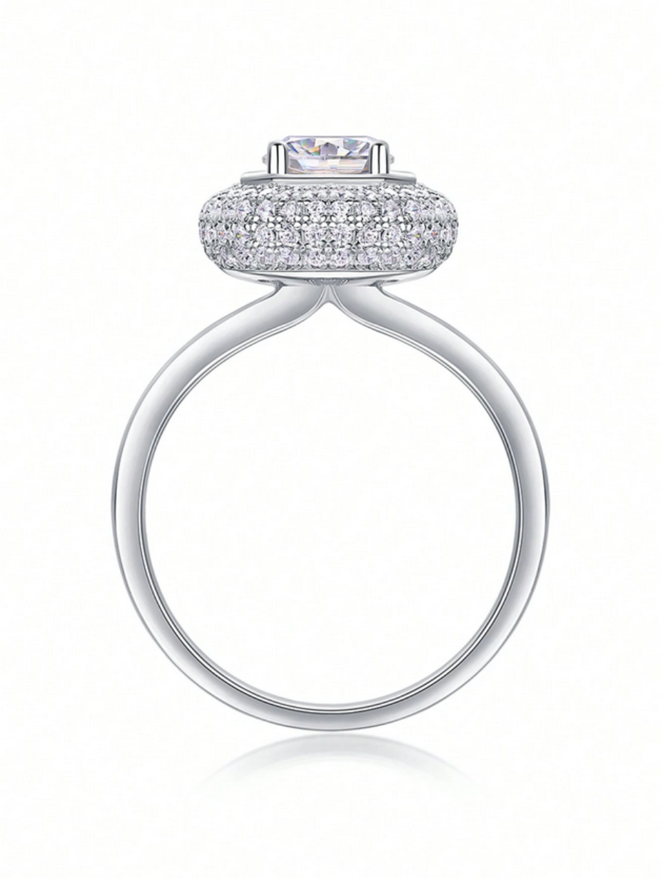 Rund Moissanitring | Elegant 18 Karat Guld