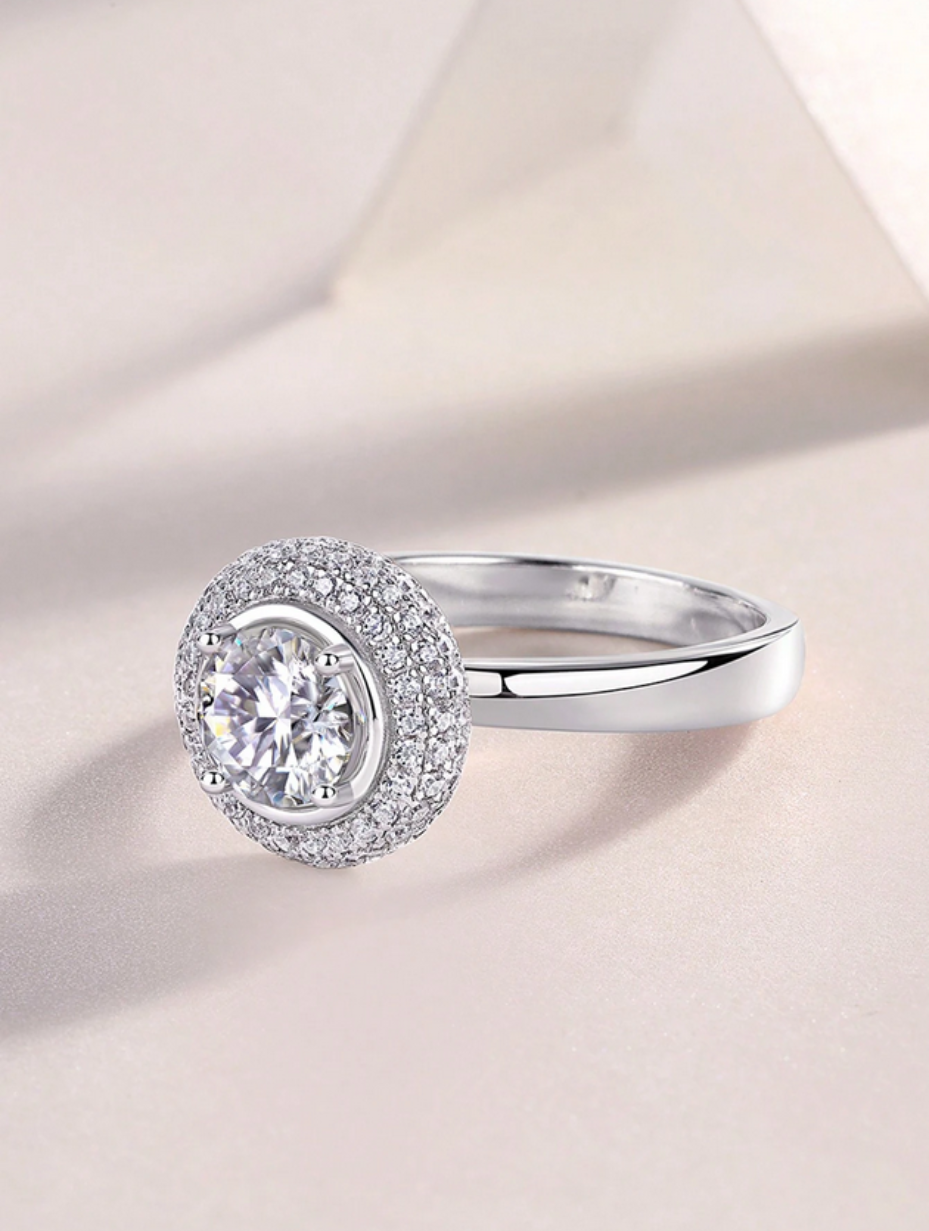 Rund Moissanitring | Elegant 18 Karat Guld