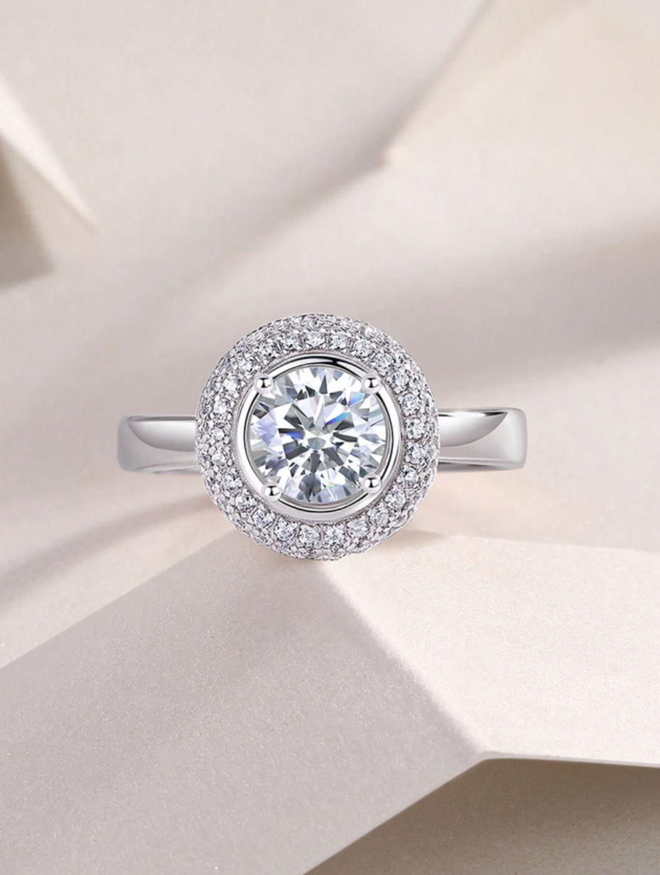 Rund Moissanitring | Elegant 18 Karat Guld
