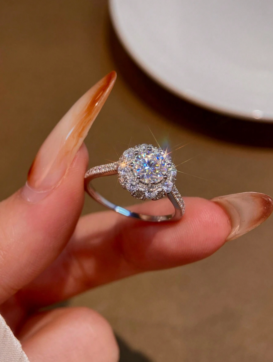 Moissanite Four-Claw Ring | S925 Sterling Silver Luxury Jewelry
