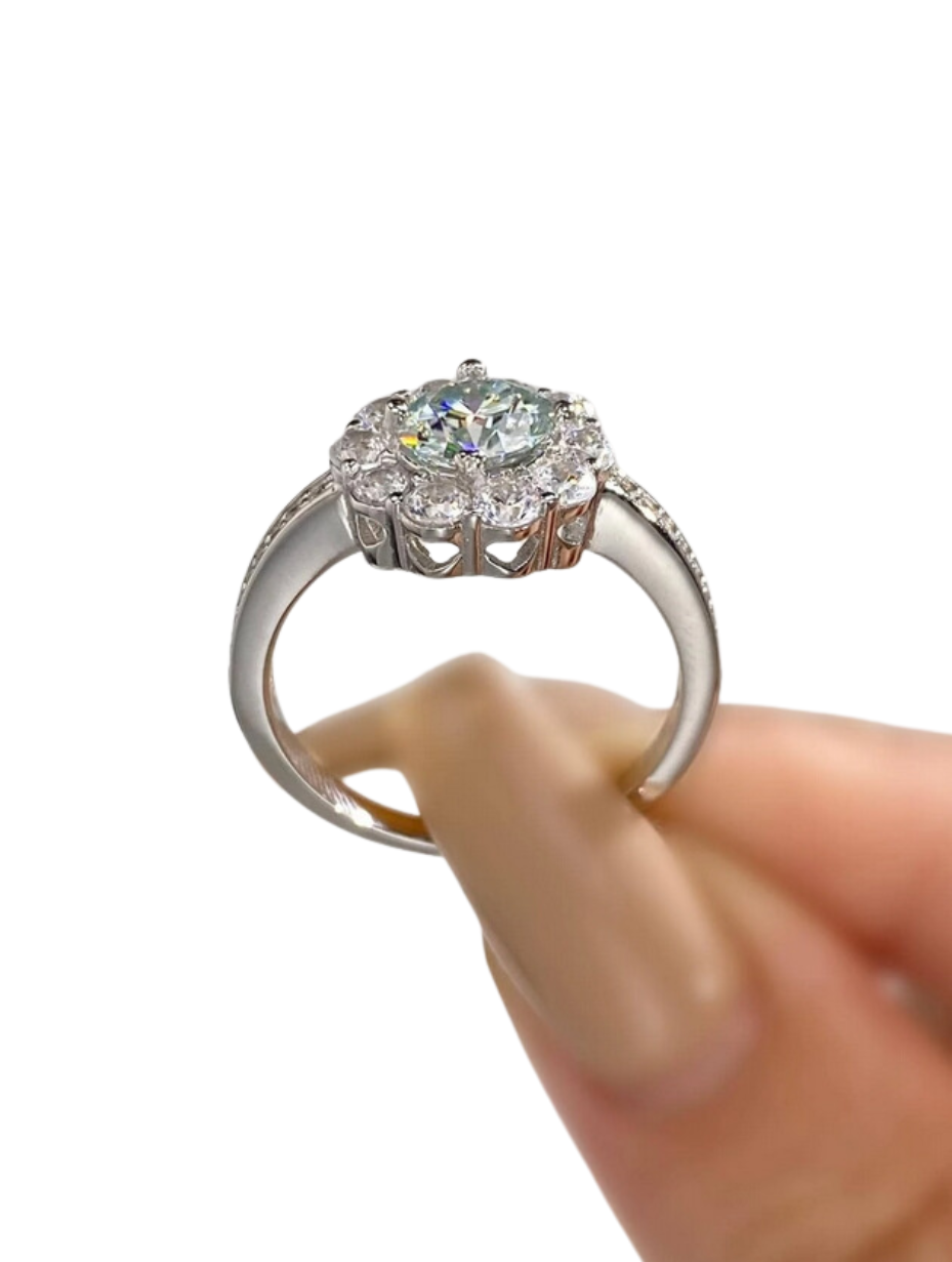 Elegant Funklende Moissanit Solsikkehalo-Ring | Gave til Kvinder i 925 Sterlingsølv