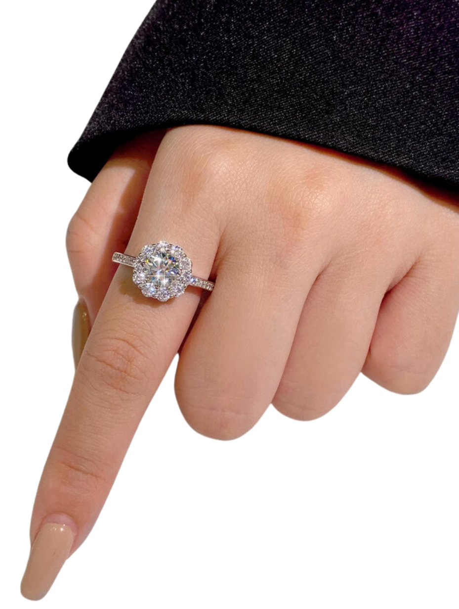 Elegant Funklende Moissanit Solsikkehalo-Ring | Gave til Kvinder i 925 Sterlingsølv