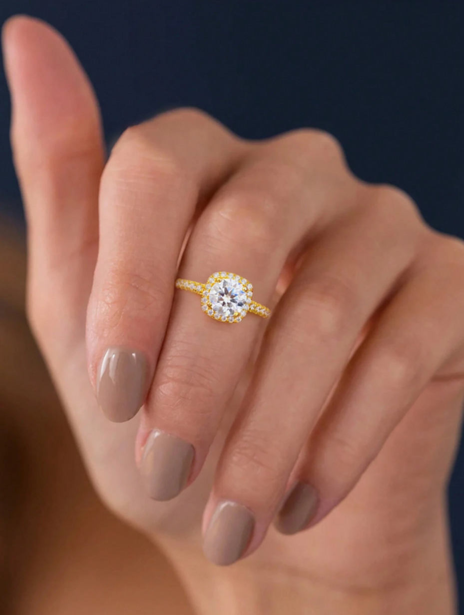 Luxury Moissanite Ring | Timeless Sparkle