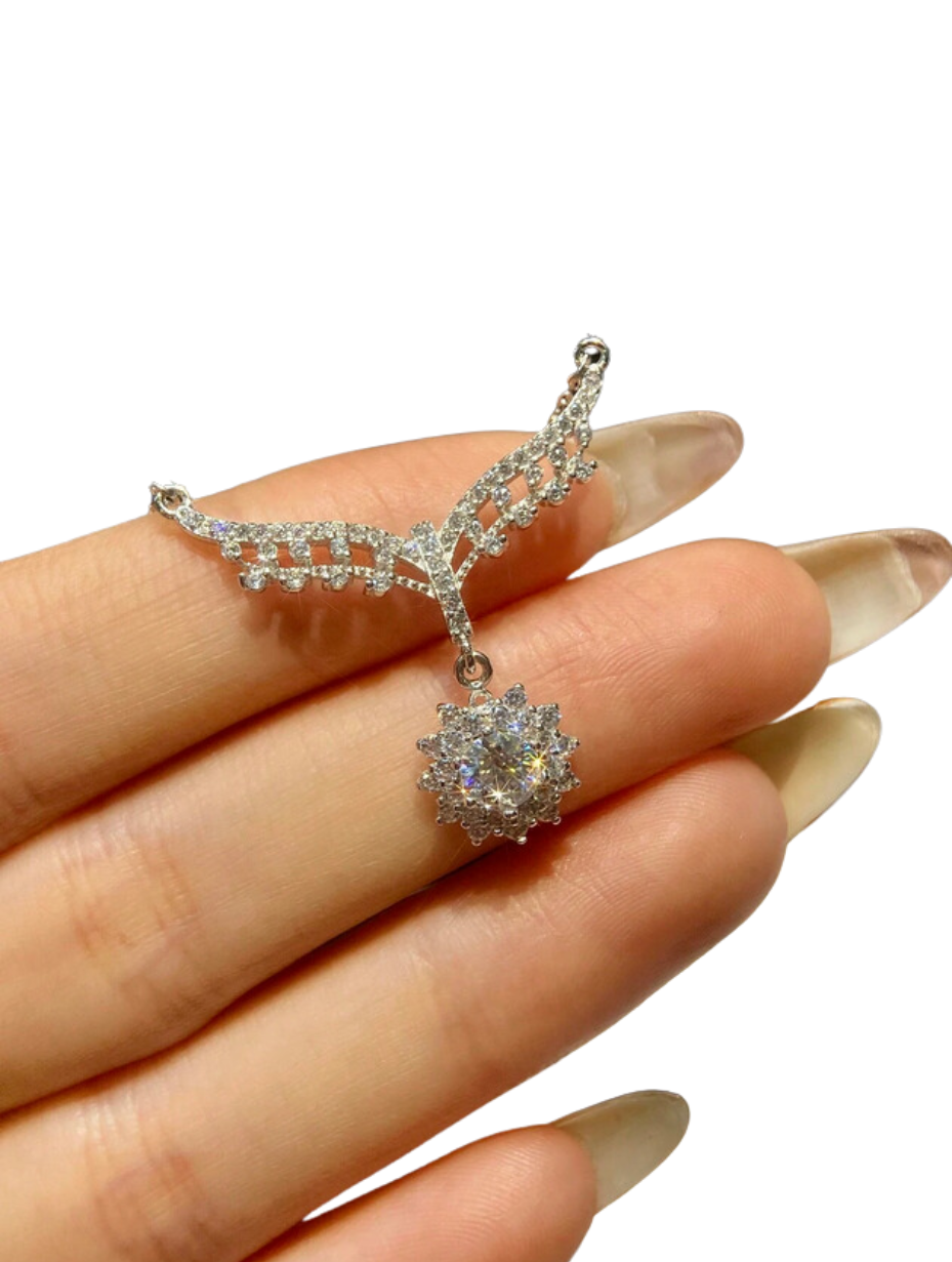 Sunflower Moissanite Necklace | Elegant Fishtail Design