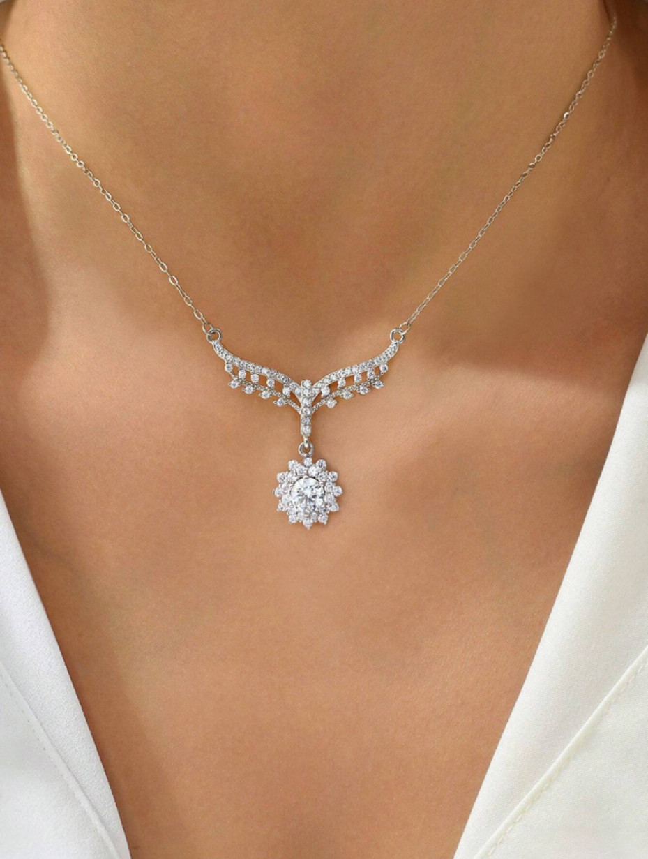 Sunflower Moissanite Necklace | Elegant Fishtail Design