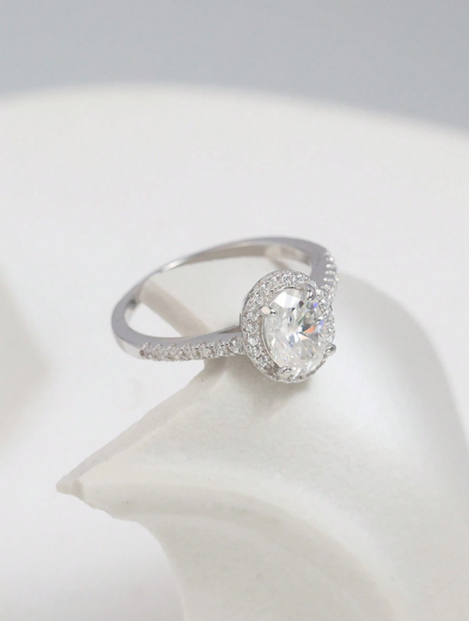 Oval Moissanite Halo Ring | S925 Sterling Silver