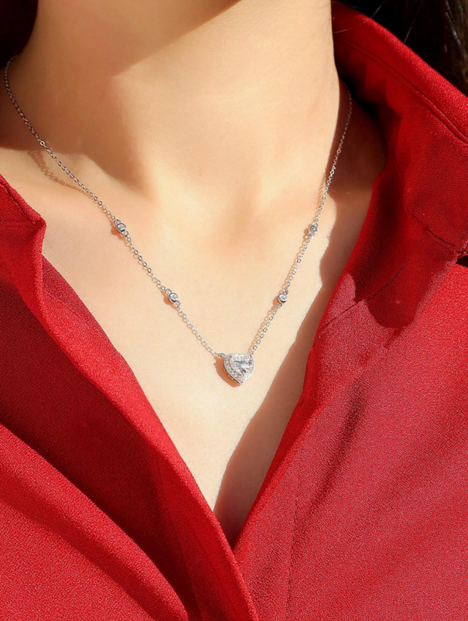 Moissanite Pendant Necklace | Elegant Gift for Her