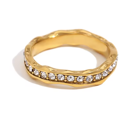 18K guldbelagt bølget ring med zirkonia | Elegant ring i rustfrit stål.